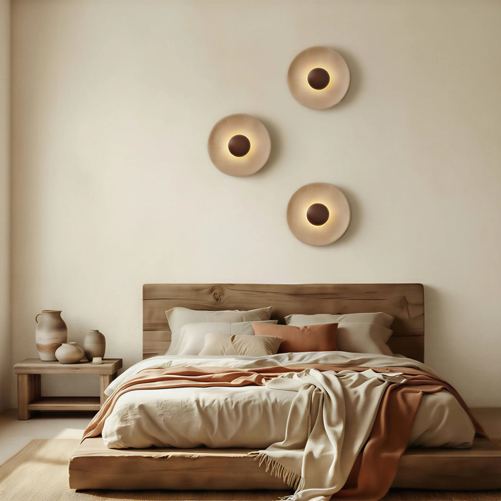 Applique murale ronde Japandi en travertin et bois foncé | Lykke