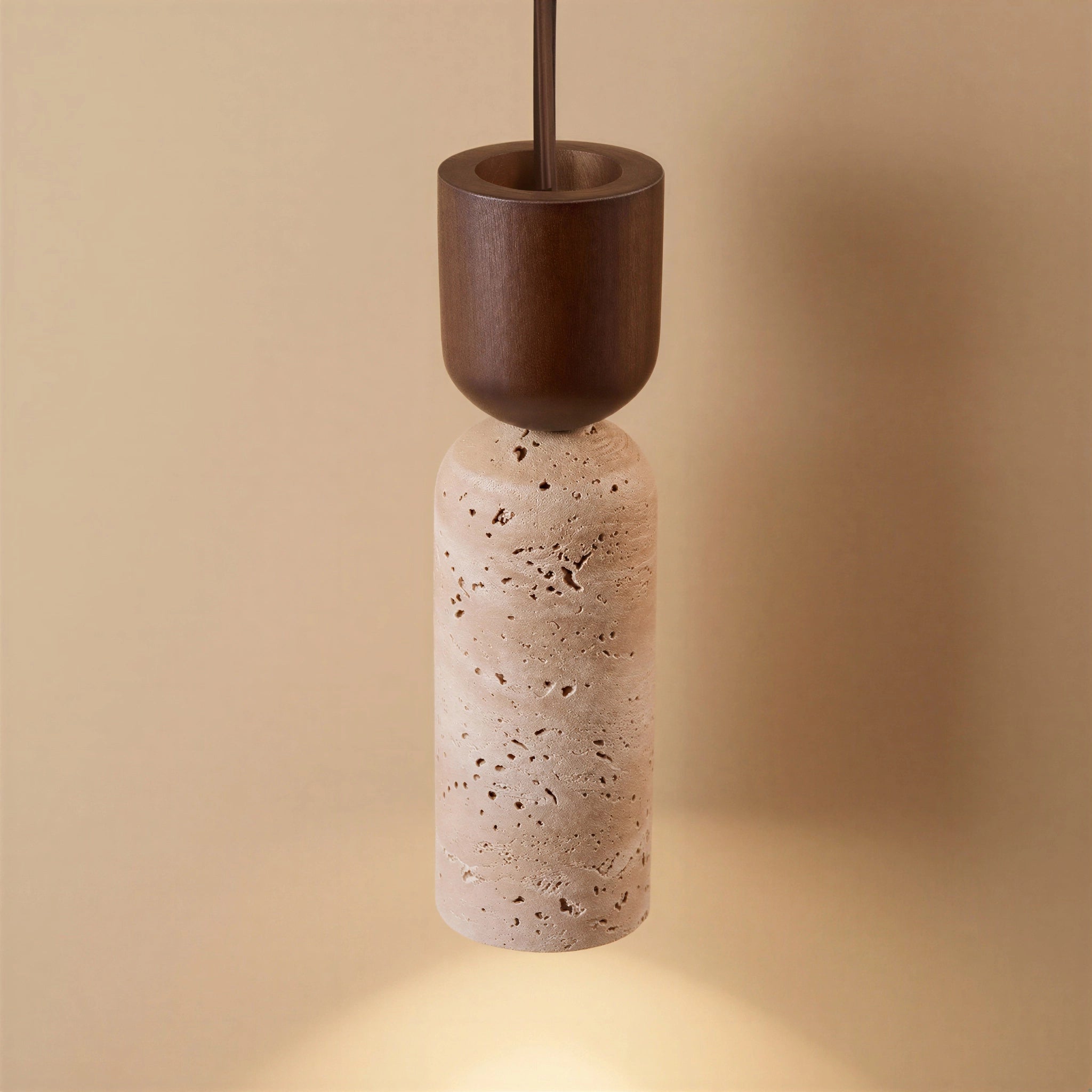 Suspension sablier Japandi en travertin et bois foncé | Kumo